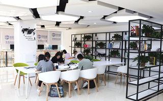 北大青鸟深圳信狮学校